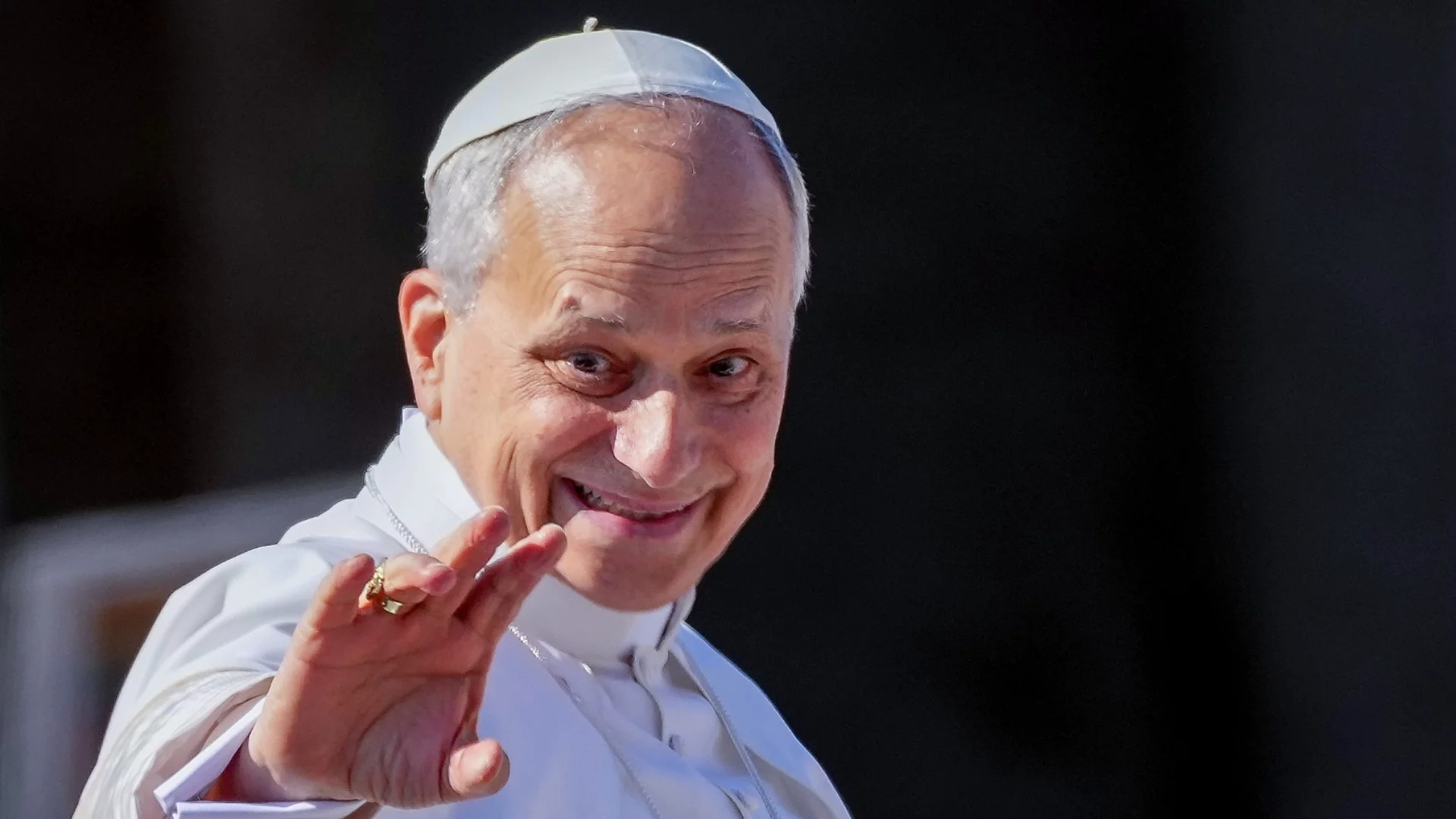 Папата ще сближава църквата и киното: Среща се с холивудски звезди