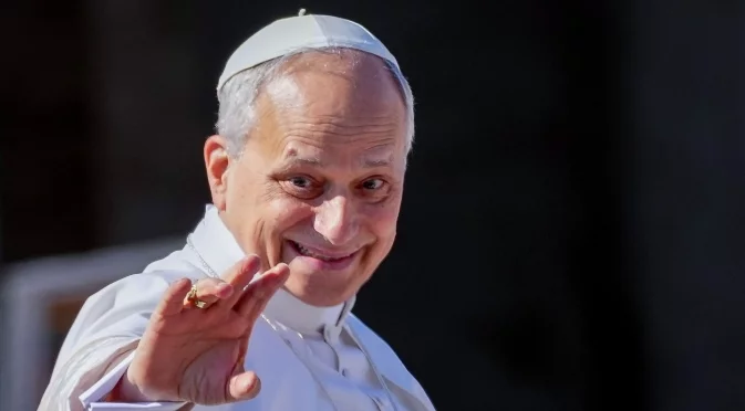 Папата ще сближава църквата и киното: Среща се с холивудски звезди