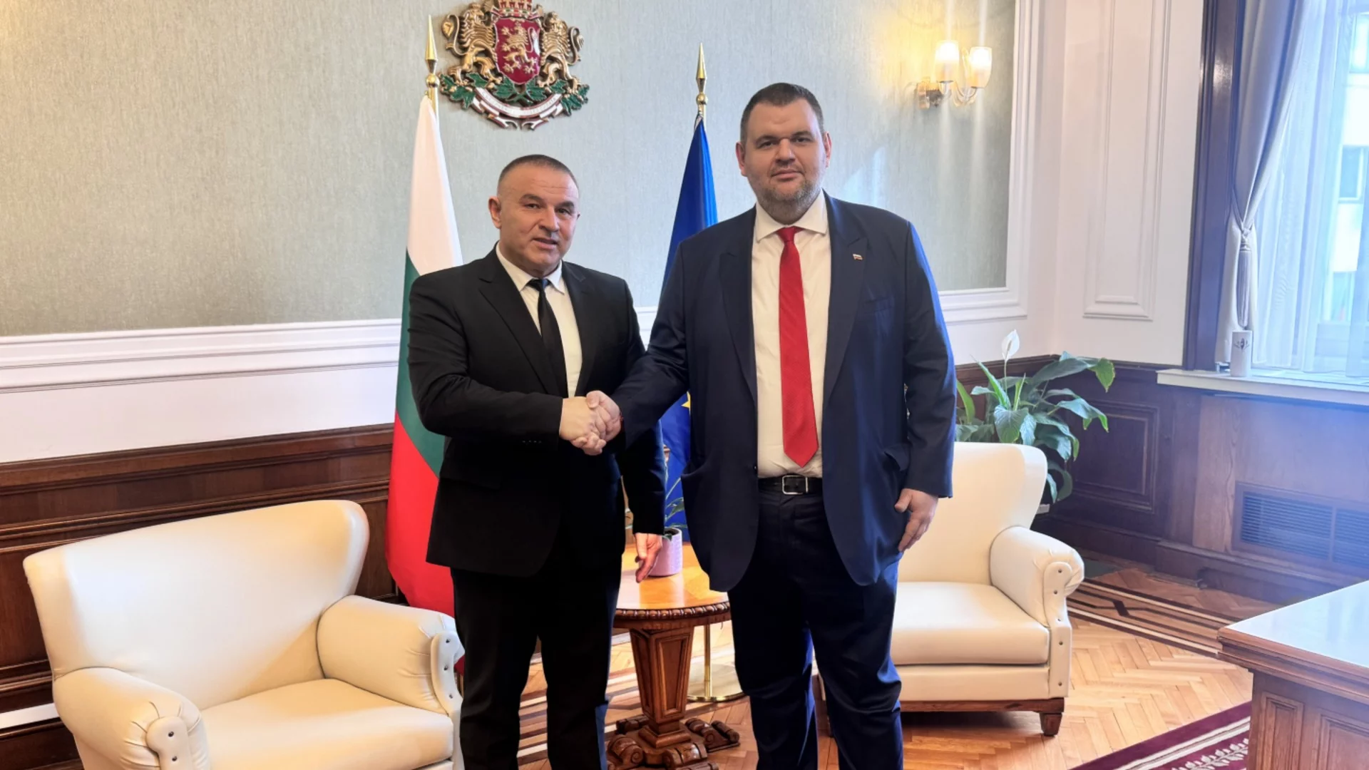 Спират ли парите от Пеевски? Задават се нови избори в щангите, които Стефан Ботев едва ли ще спечели