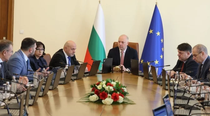 Правителството с нови промени за пререгистрацията на юридическите лица