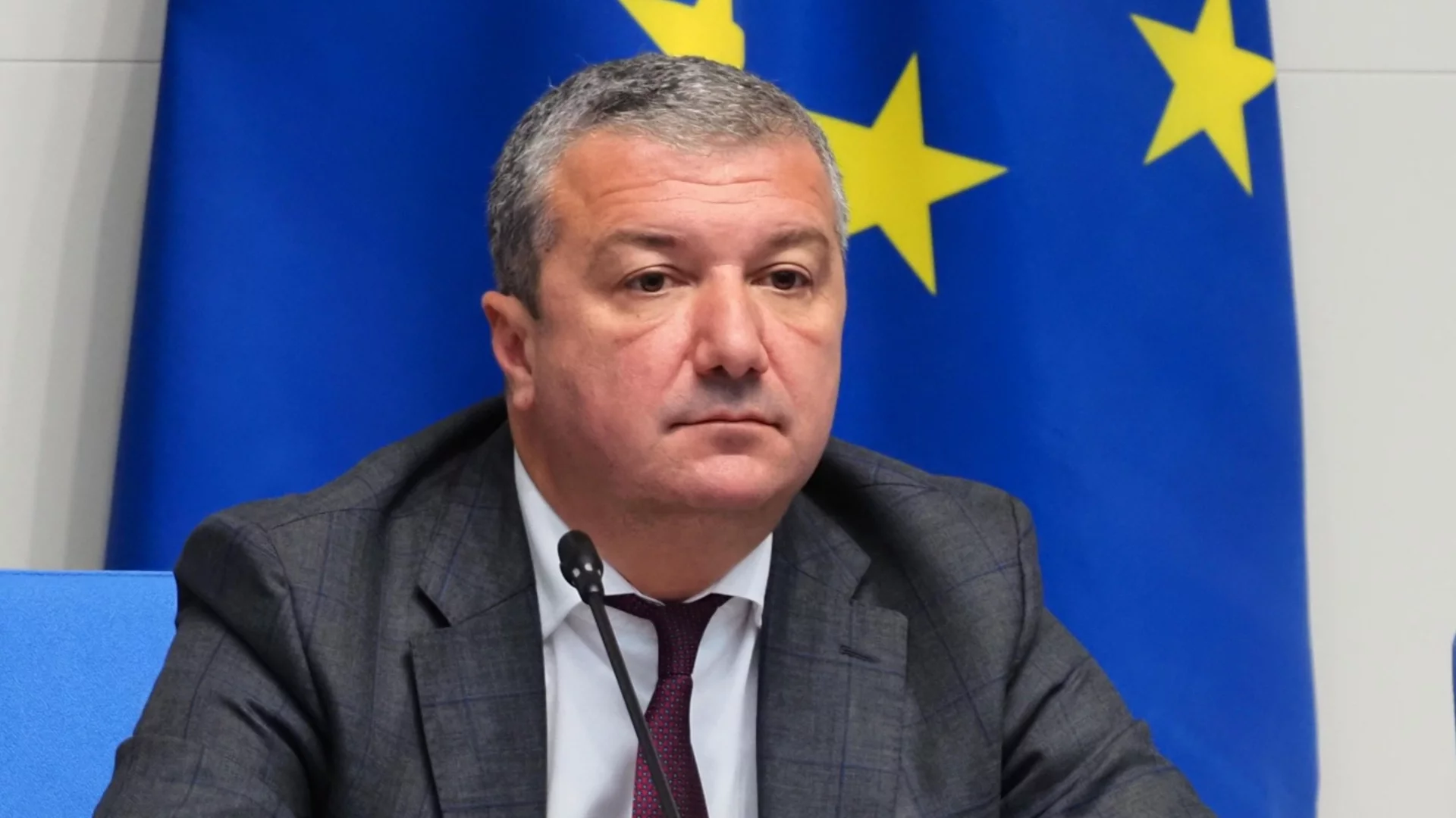 Драгомир Стойнев за особения управител в "Лукойл": Не е само едно име, а  няколко