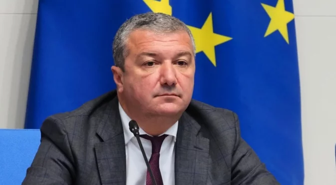 Драгомир Стойнев за особения управител в "Лукойл": Не е само едно име, а  няколко