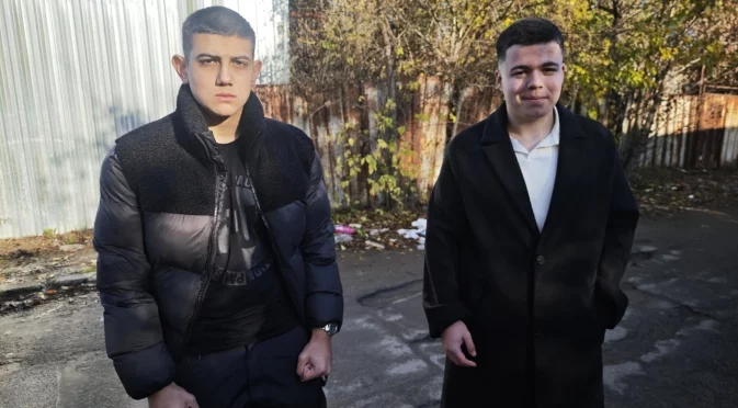 С риск да си пропуснат изпита: Ученици намериха и върнаха пачка пари (СНИМКИ)