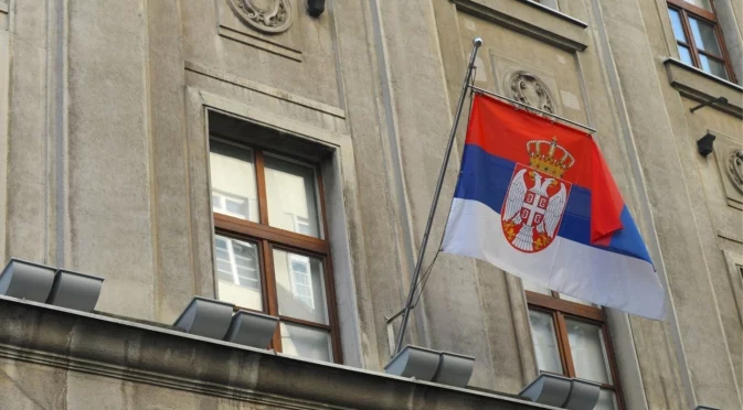 Привърженици на партията на Вучич нападнаха журналисти в Сърбия