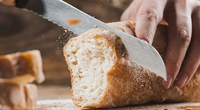 Защо във Франция хлябът не се реже с нож