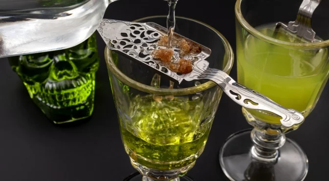 Какво представлява абсентът и защо е бил забранен