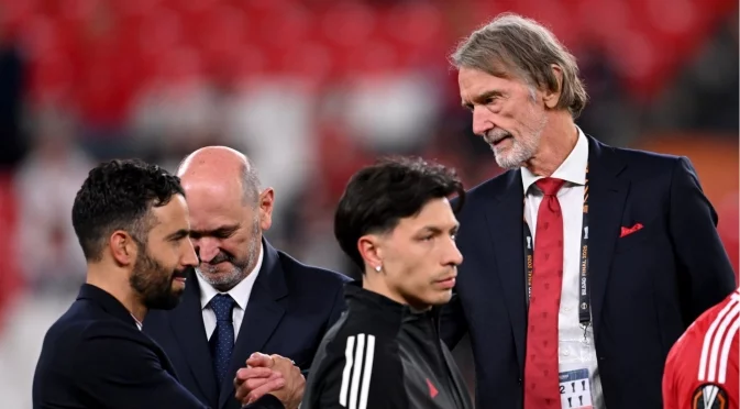 Манчестър Юнайтед вади над 100 милиона евро за един от блестящите халфове във Висшата лига