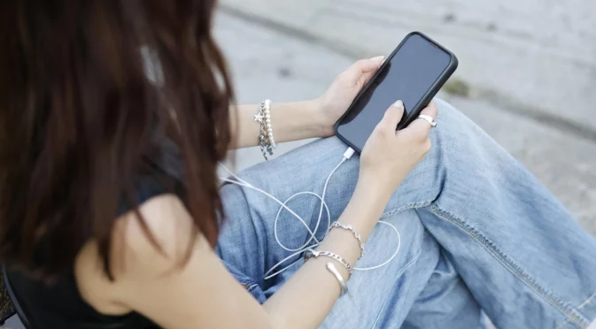 Българите дават много висока оценка на телекомуникационните услуги у нас, като близо 90% смятат, че те са на европейско ниво