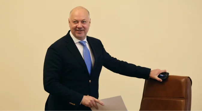 Ние може би не сме от най-говорещите правителства, но със сигурност сме от най-ефективните