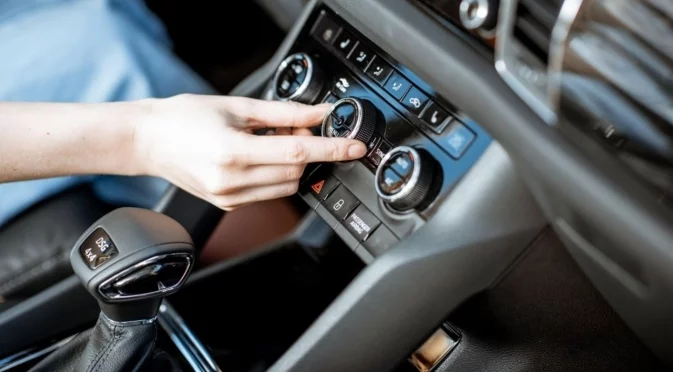 9 от 10 шофьори включват и изключват климатика на колата си неправилно