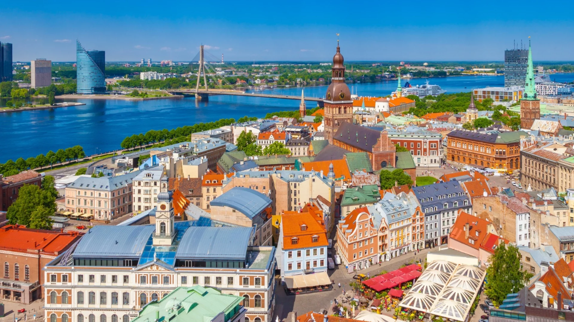 Стотици руснаци трябва да напуснат Латвия. Каква е причината