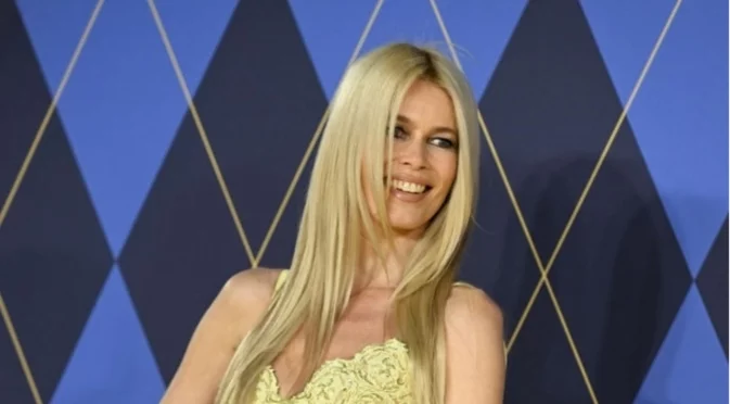 Голямата дъщеря на Клаудия Шифър е нейно копие (СНИМКИ)