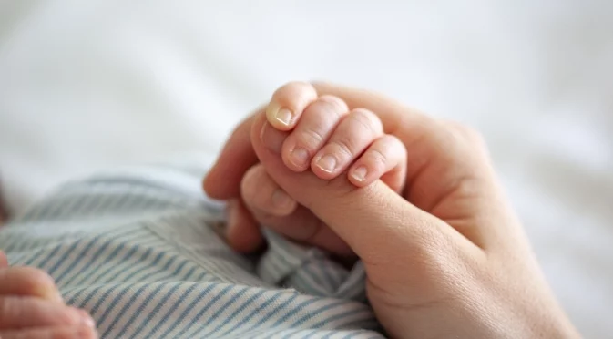 Лекари от три столични болници спасиха бременна с тежки усложнения от диабет