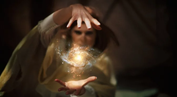 Полицията задържа врачка по подозрение в измама за милиони