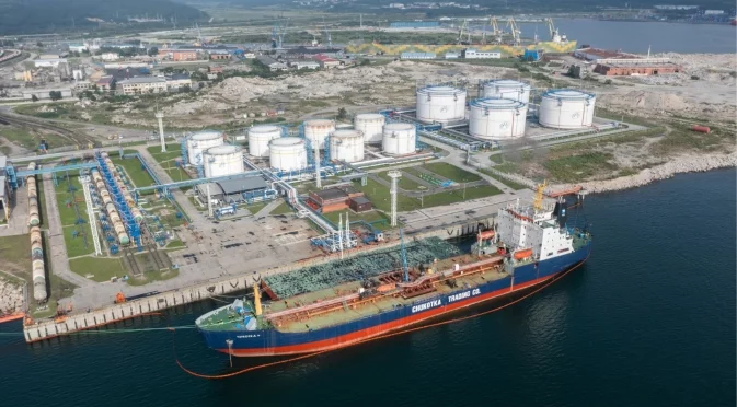 Санкциите на Тръмп блокираха около една трета от морския износ на петрол на Русия