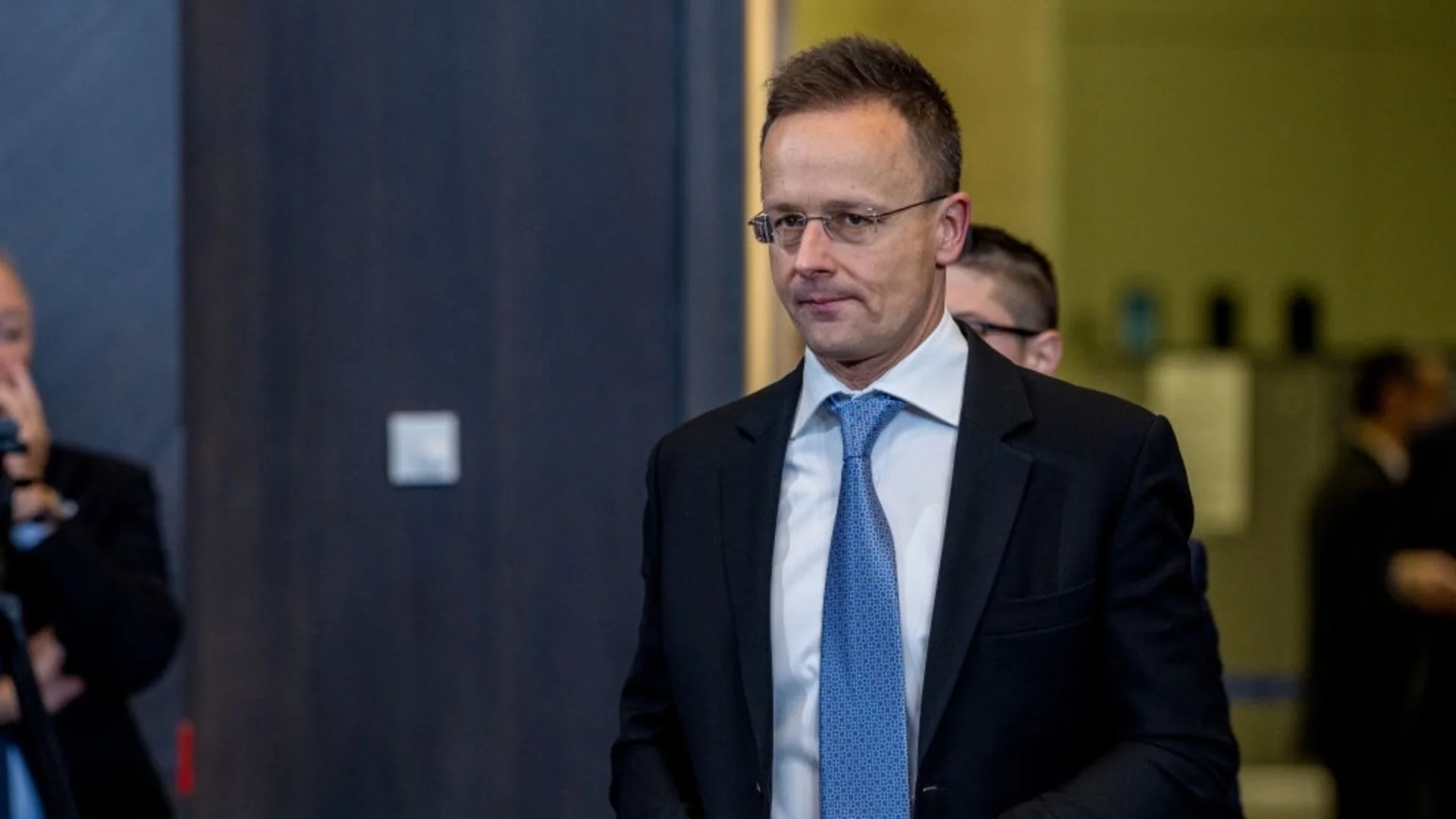 Унгария използва корупционния скандал в Украйна - иска ЕС да спре парите за Киев