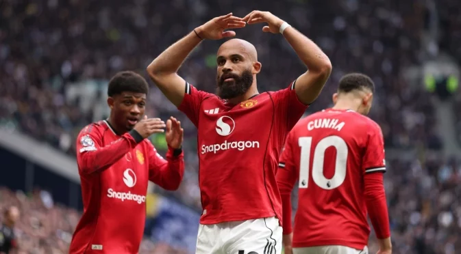 Манчестър Юнайтед остава без четирима ключови играчи, но не смята да пазарува активно през зимата