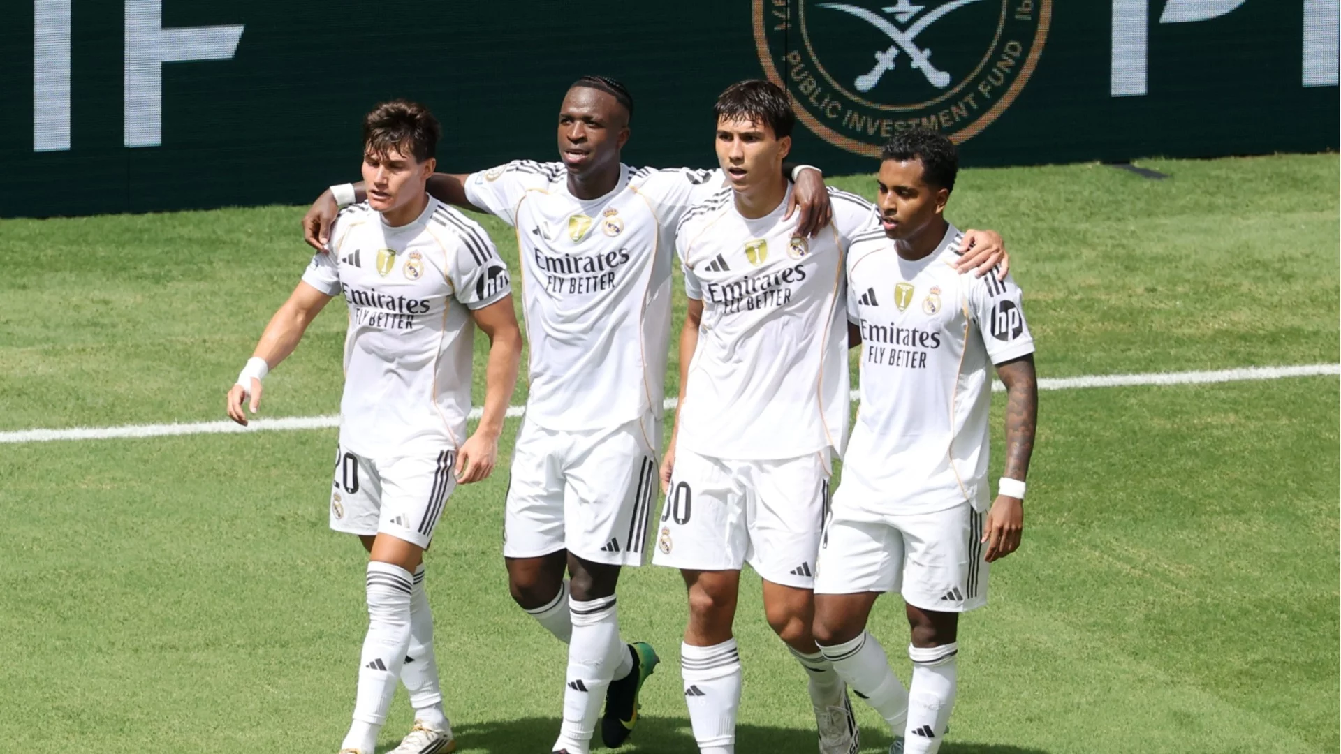 Реал Мадрид планира размяна с Ливърпул - „кралете“ дават бразилец за трансферно разочарование на мърсисайдци