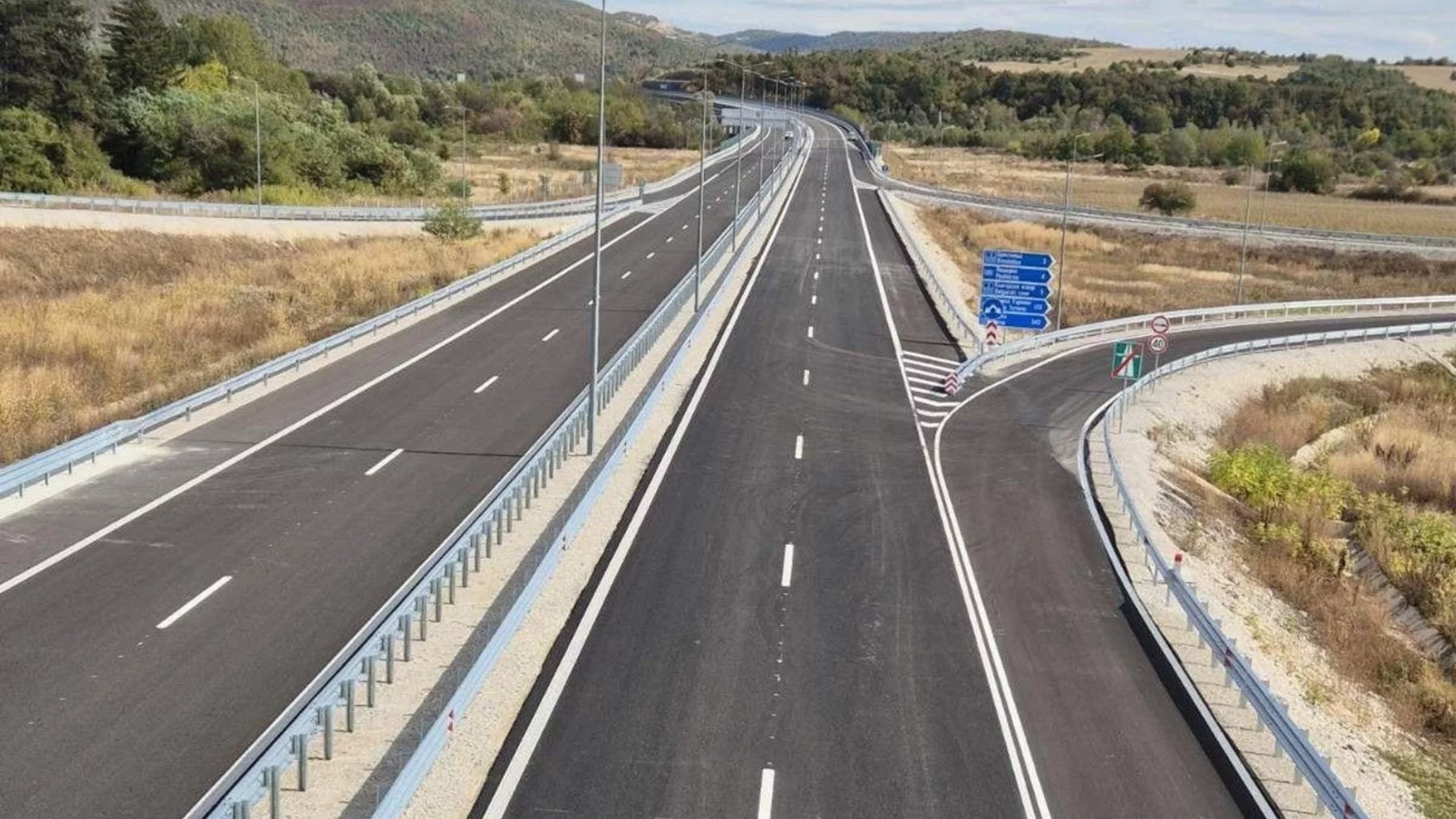 Възстановяват движението по ремонтиран участък от АМ “Хемус“