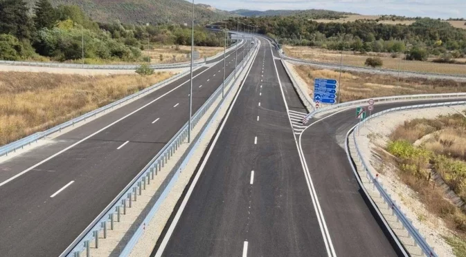 Възстановяват движението по ремонтиран участък от АМ “Хемус“