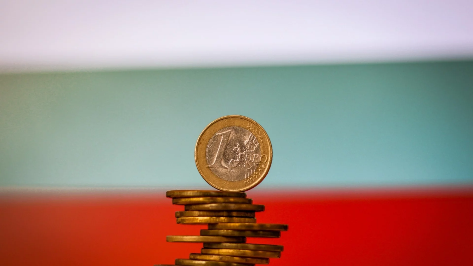 "Препоръчваме през януари да се плаща с карта": Ново притеснение около еврото