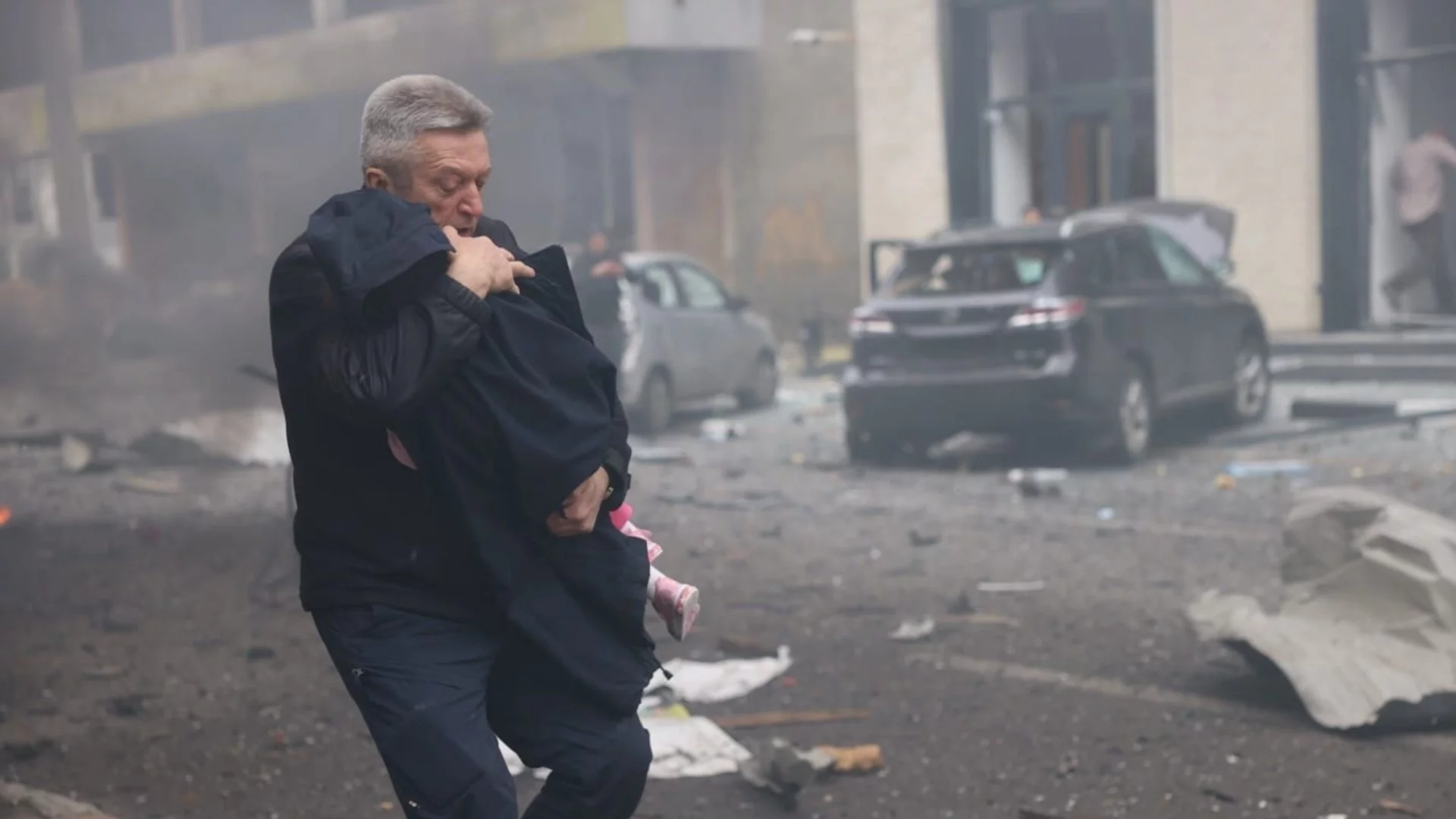 Поредно руско зверство: Дрон уби украински цивилни, пътуващи, за да получат пенсии и храна (ВИДЕО 18+)