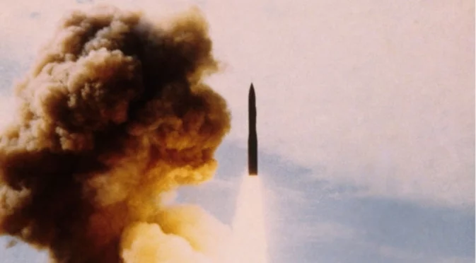 Франция завърши модернизацията на ядрените си ракети