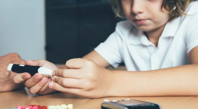 Ходене по мъките: Училища и детски градини отхвърлят децата с диабет