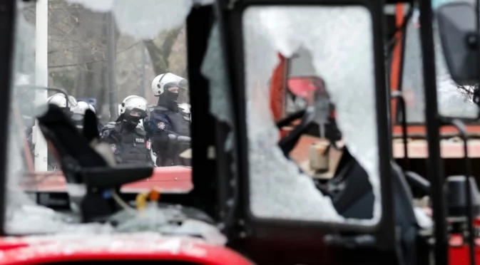 Кола се вряза в хора в Белград, има ранени (ВИДЕО)