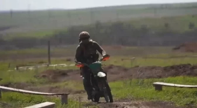 Планина от трупове: Руски военни блогъри беснеят заради унищожена руска група войници в Покровск (ВИДЕО)