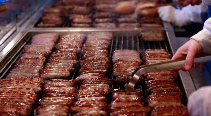 Забравили скарата включена: Пожар в цех в Хасково