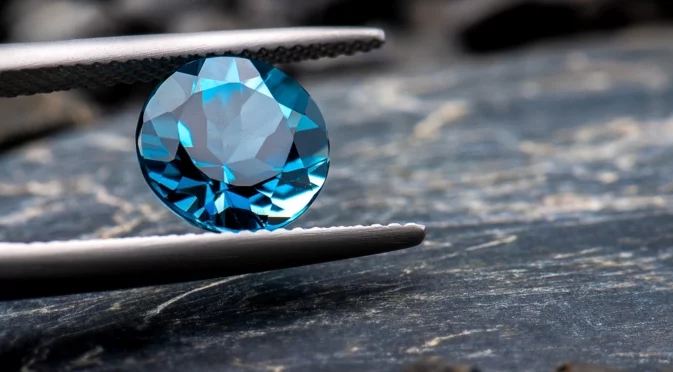 След Лувъра: Нов грандиозен обир на бижута във Франция (ВИДЕО)