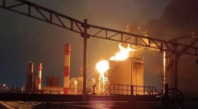 Украински дронове атакуваха Рязан, явно пак гори местната петролна рафинерия (ВИДЕО)