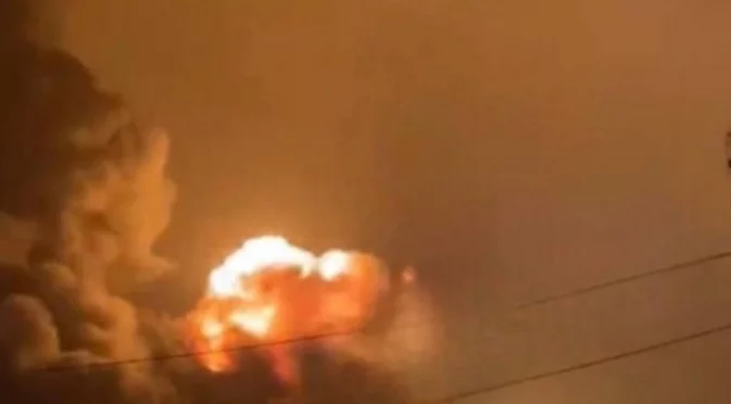 Пак пламъци след нова украинска въздушна атака - във Волгоград (ВИДЕО)