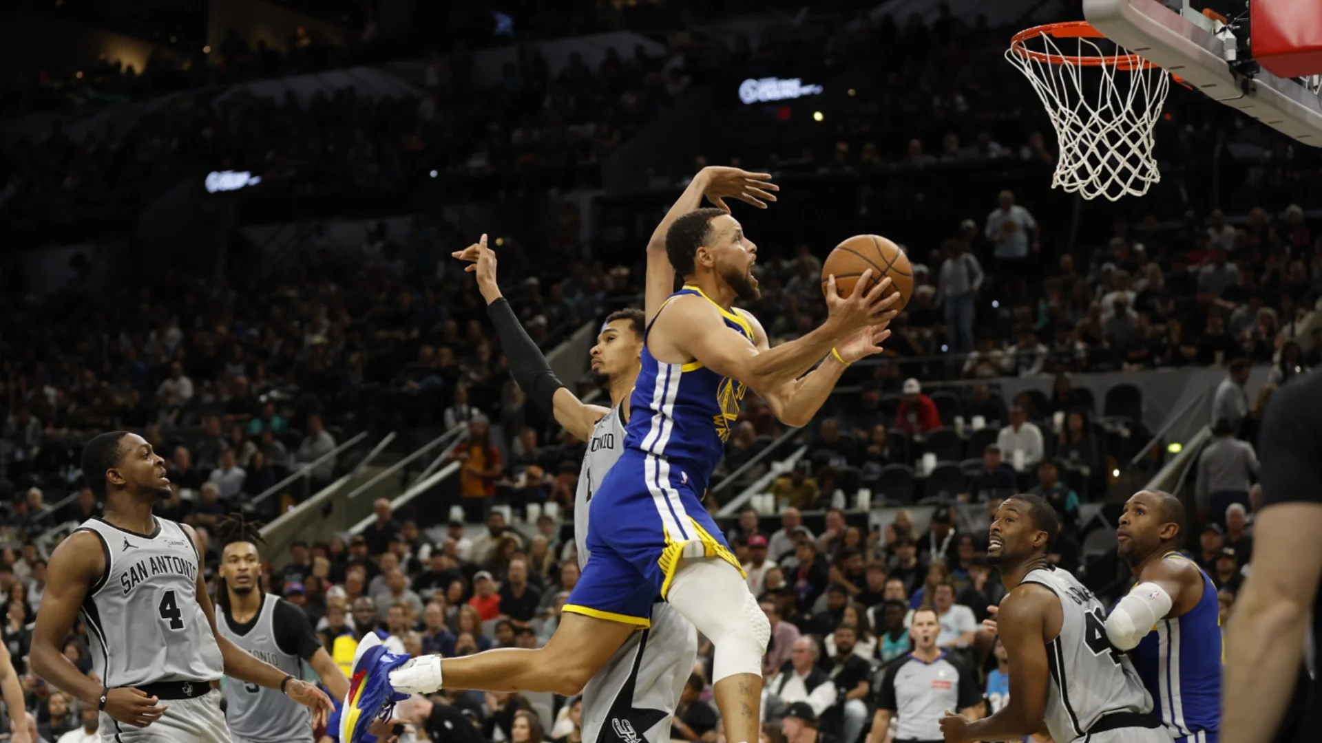 Стеф Къри блести при драматична победа с 1 точка на Голдън Стейт в НБА Къп (ВИДЕО)