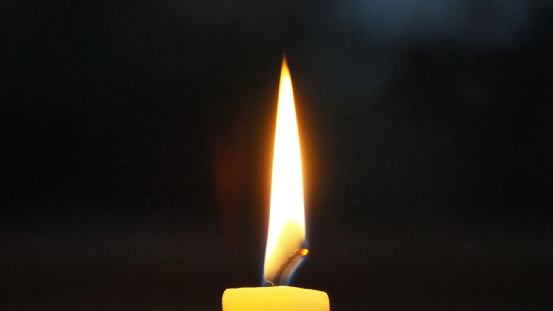 Почина един от "праотците на българския рокендрол"