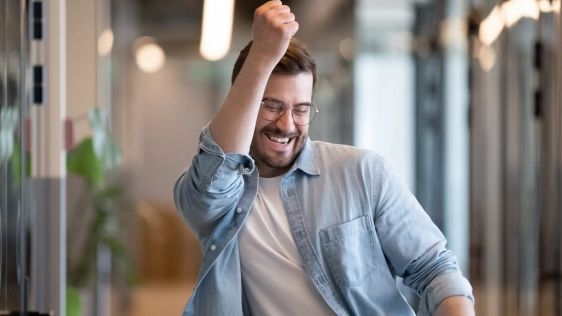 Кой има имен ден днес, 17 ноември 2025 г. Честито! 