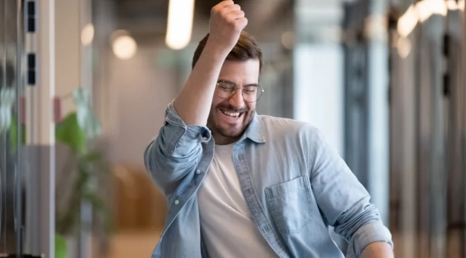 Кой има имен ден днес, 17 ноември 2025 г. Честито! 