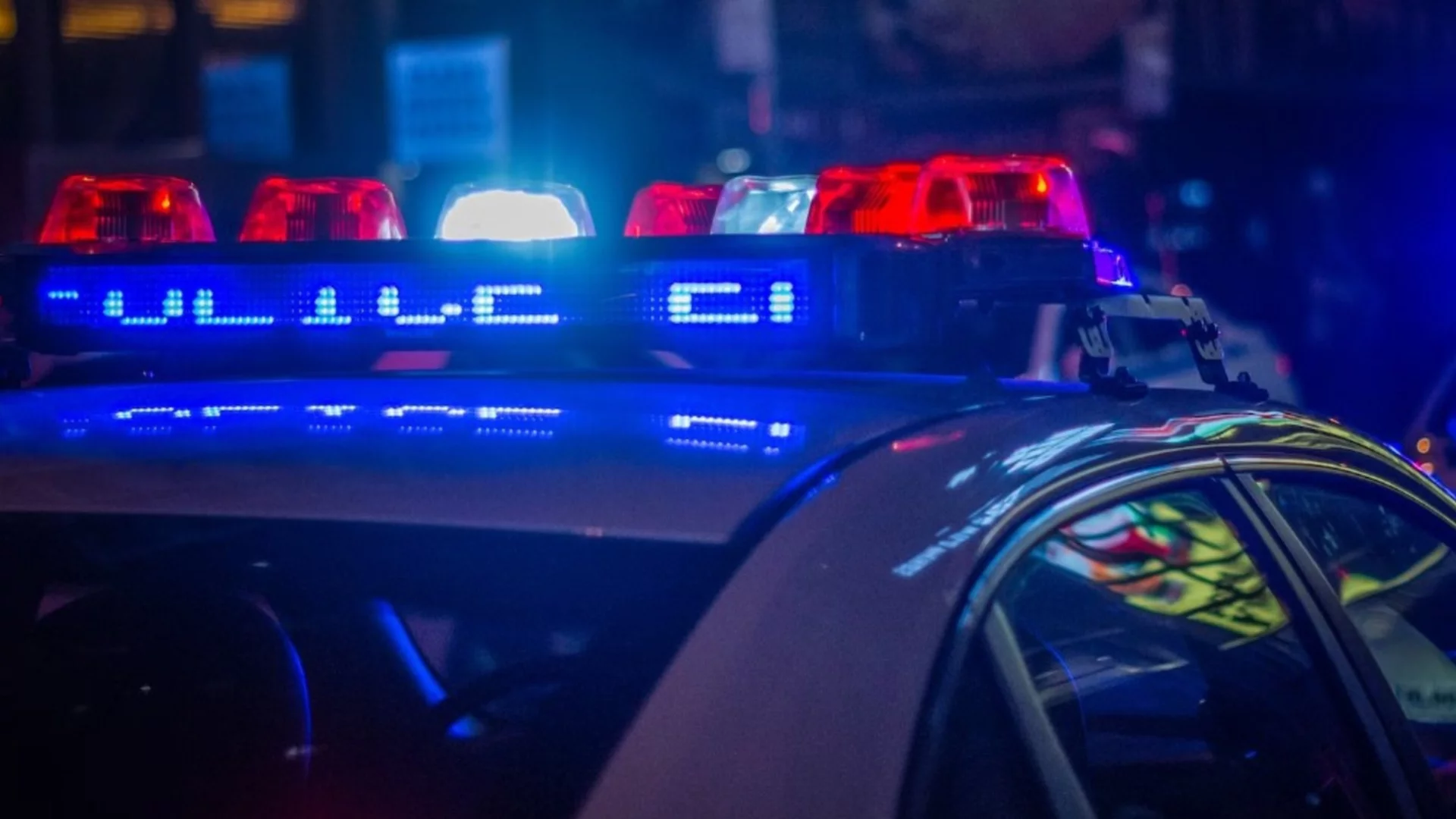 Тежък инцидент в Австралия: Състезателна кола се вряза в тълпа, девет души са ранени (ВИДЕО)