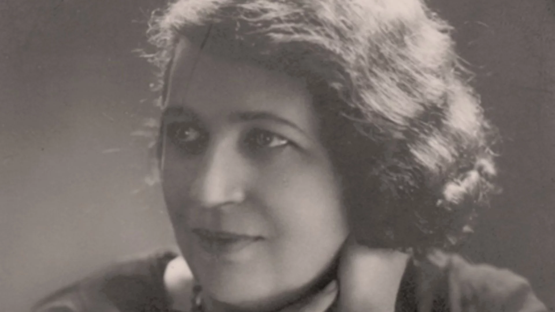 Забравените български писатели: Първата българска поетеса, наградена с чехословашки орден "Бял лъв"