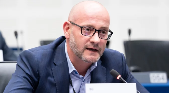 "Не разбирам защо задържат децата ни": Радан Кънев с позиция след ареста на сина му