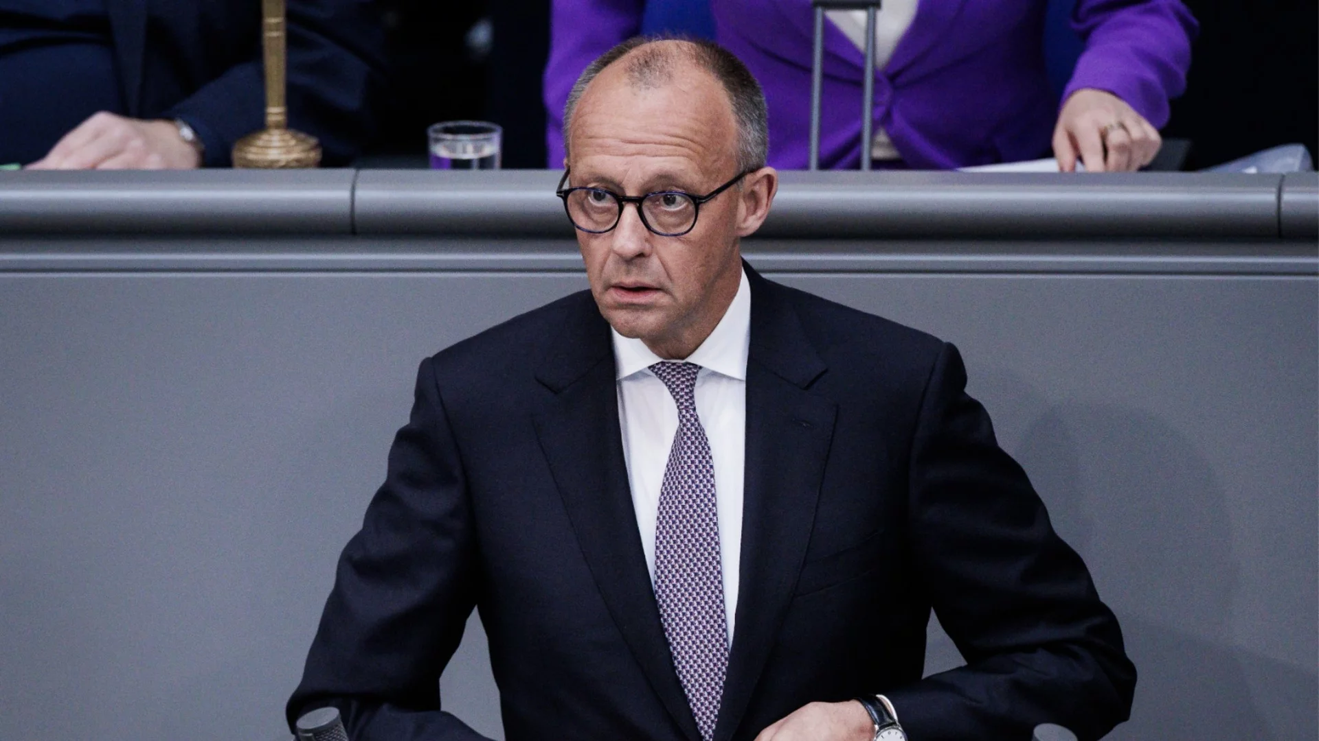 Три месеца след спирането им: Германия възобновява доставките на оръжия за Израел