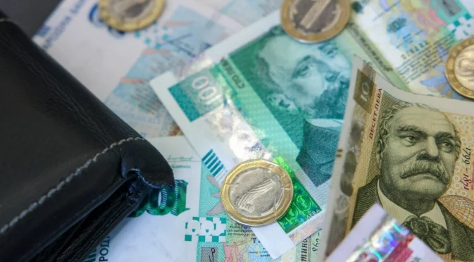 Инфлацията в България остава над пет процента