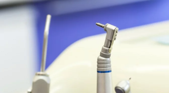 Румъния затвори стоматологичния кабинет, в който почина двегодишно дете