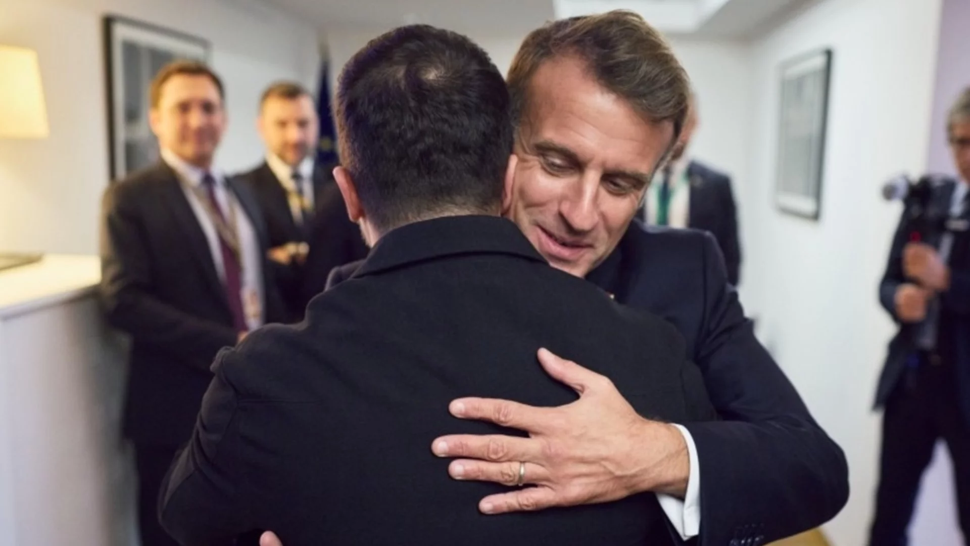 Първи подробности: Украйна и Франция с историческо споразумение (ВИДЕО)