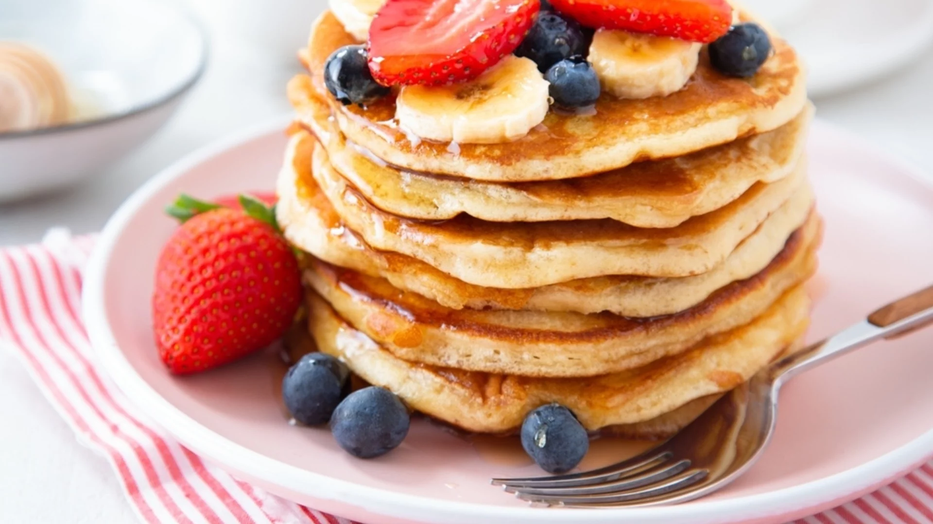 Пухкави като облак: Уникални палачинки, на които им трябва само една съставка, за да бухнат