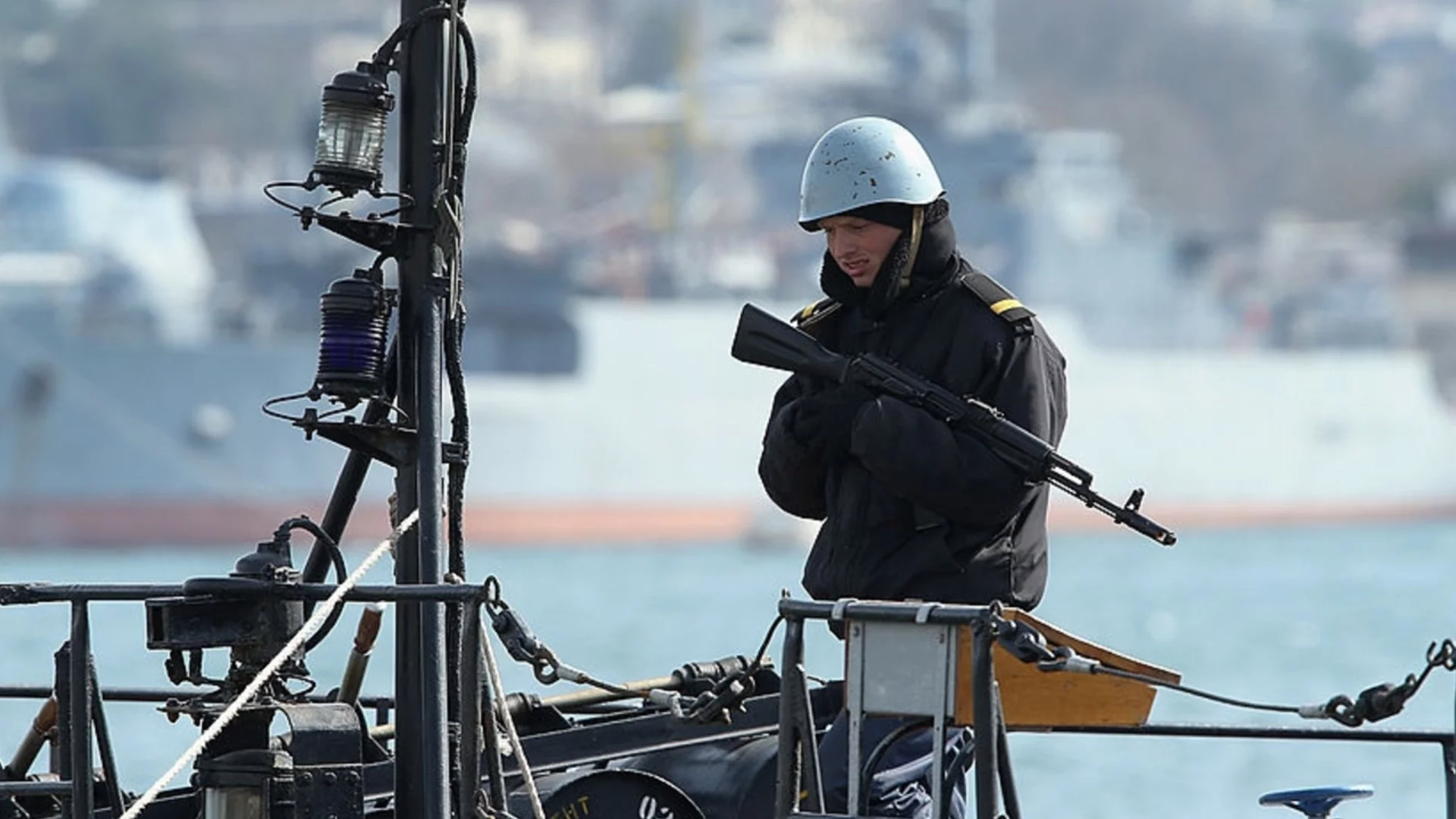 Евакуация в Румъния: Дрон от войната в Украйна запали кораб с опасен товар в река Дунав (ВИДЕО)