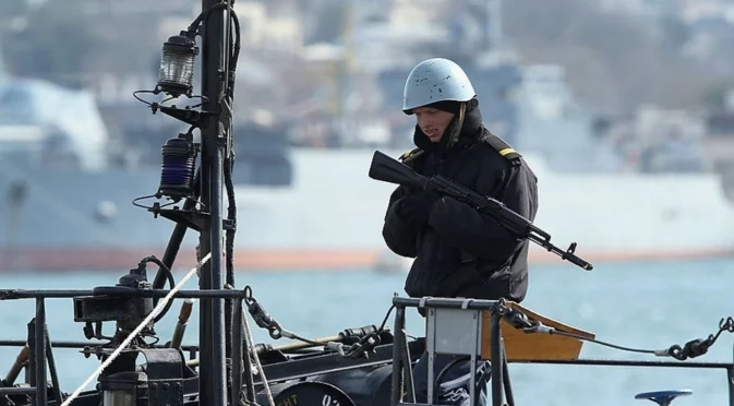 Евакуация в Румъния: Дрон от войната в Украйна запали кораб с опасен товар в река Дунав (ВИДЕО)