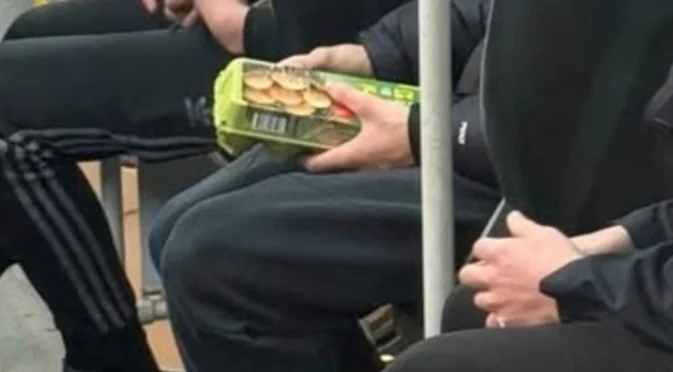 Обстрелваха такси с яйца: Нови набези на младежите в черно в Хърватия (СНИМКА)