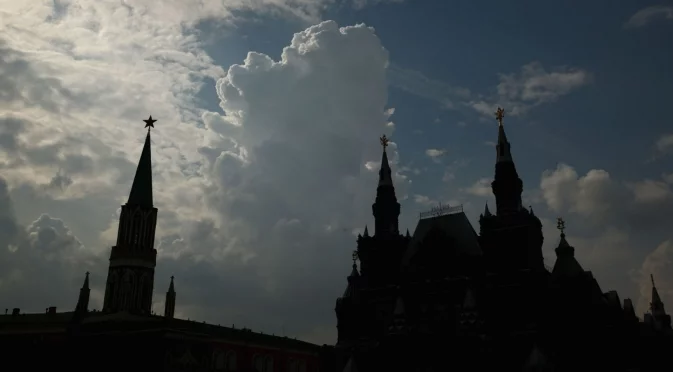 Разказваха ни как на Запад са диваци и се избиват. А тук всички са любезни: Спомен за зародиша на демокрацията в Русия (ВИДЕО)